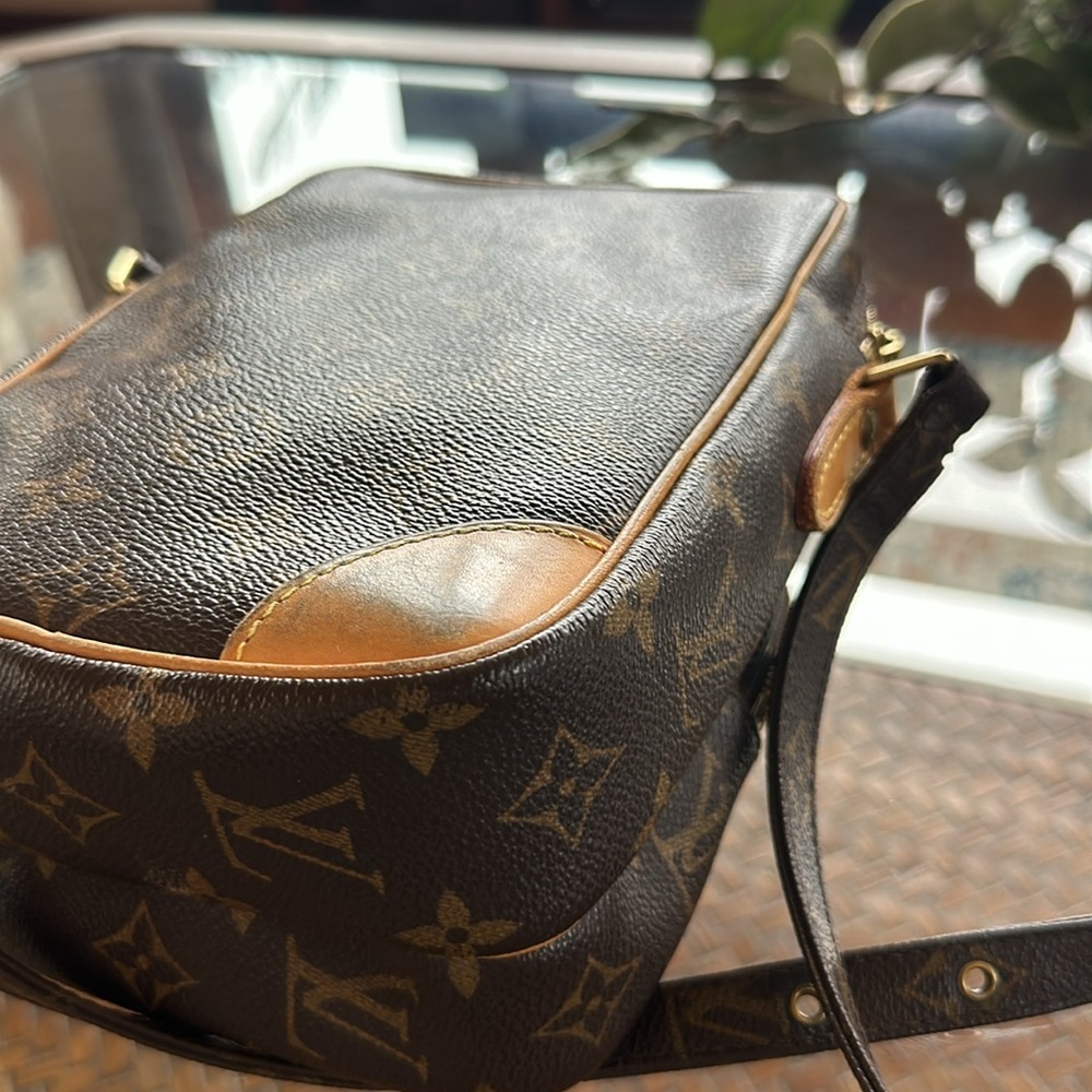 Louis Vuitton Amazone Bag Monogram Canvas crossbody DISCONTINUED bag. - Picture 6 of 14
